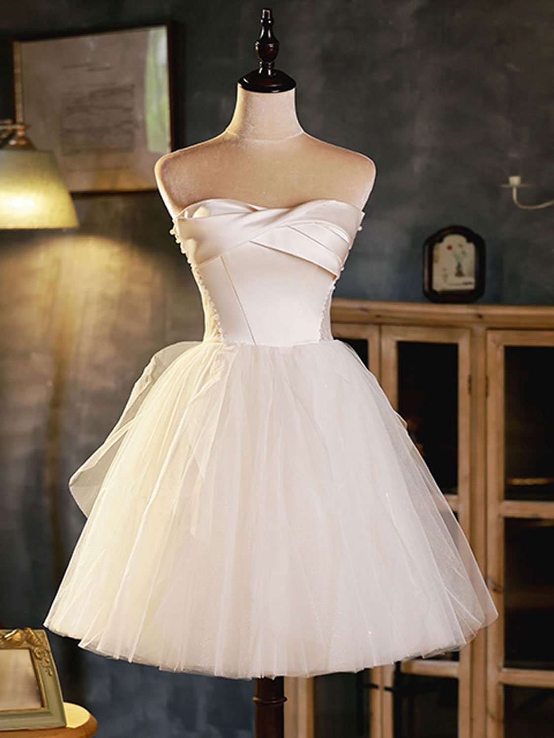 White Sweetheart Neck Tulle Short Corset Prom Dress, Light Champagne Corset Homecoming Dress outfit, Bridesmaid Dress Summer
