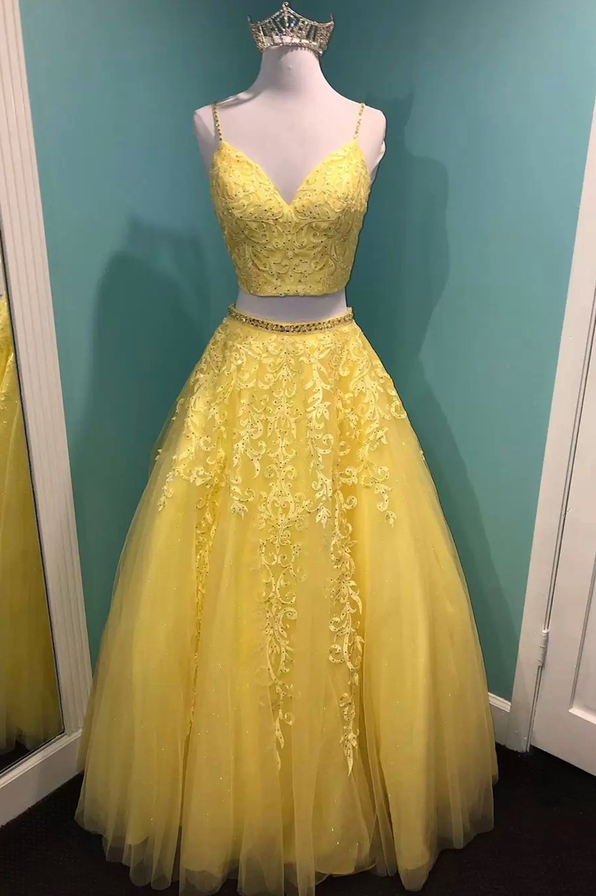 Yellow V-Neck Lace Long Corset Prom Dress, Two Pieces Evening Graduation Dress outfits, Formal Dress With Embroidered Flowers