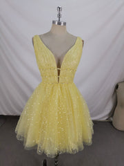 Yellow V Neck Tulle Sequin Short Corset Prom Dress, Yellow Tulle Corset Homecoming Dress outfit, Homecoming Dresses Simpl